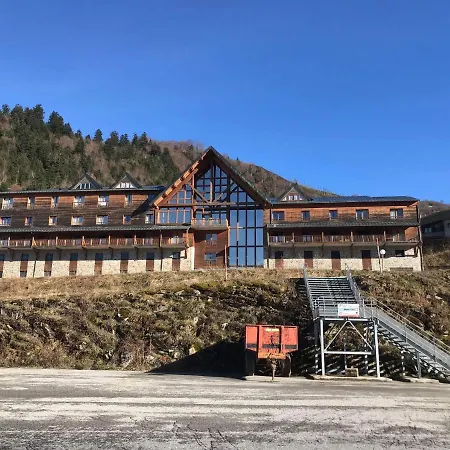 Le Fleuri Ensoleille De Guzet Apartament