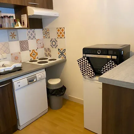 Le Fleuri Ensoleille De Guzet Apartmán *