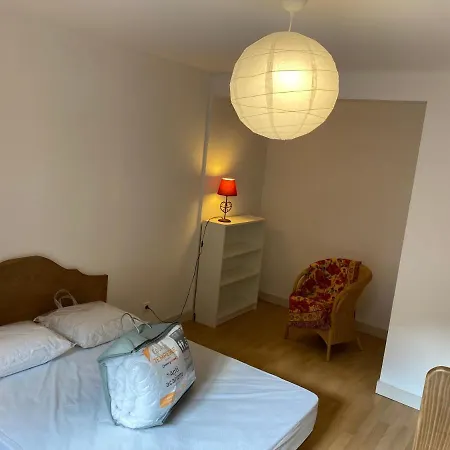 Le Fleuri Ensoleille De Guzet Apartmán