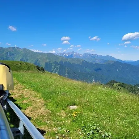 Le Fleuri Ensoleille De Guzet Apartmán