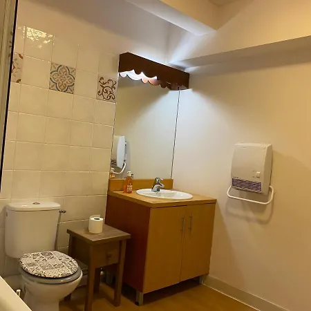 Le Fleuri Ensoleille De Guzet Ustou