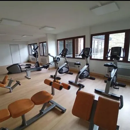 Le Fleuri Ensoleille De Guzet Apartment Ustou