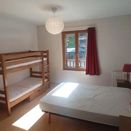 Le Fleuri Ensoleille De Guzet * Ustou